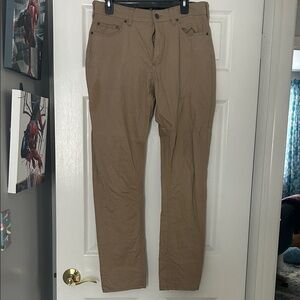 Classic Men's Brown Chinos